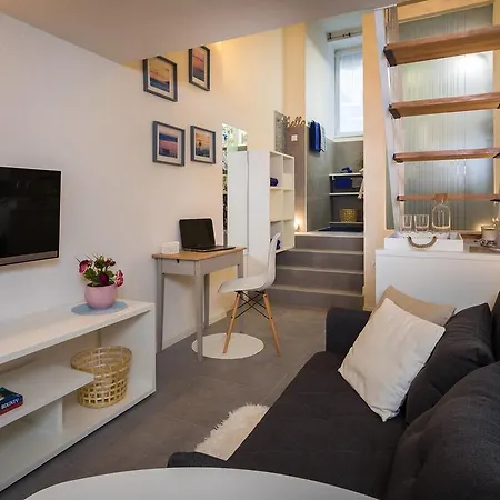 게스트하우스 N&m 스플리트